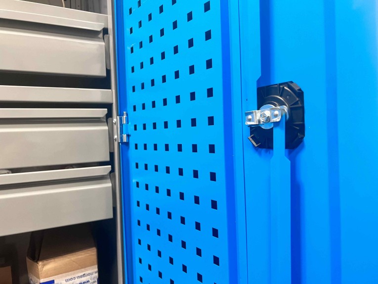 Шкаф инструментальный TNC 100.B3.S1 купить в Челябинске Шкаф инструментальный TNC 100.B3.S1 купить в Челябинске