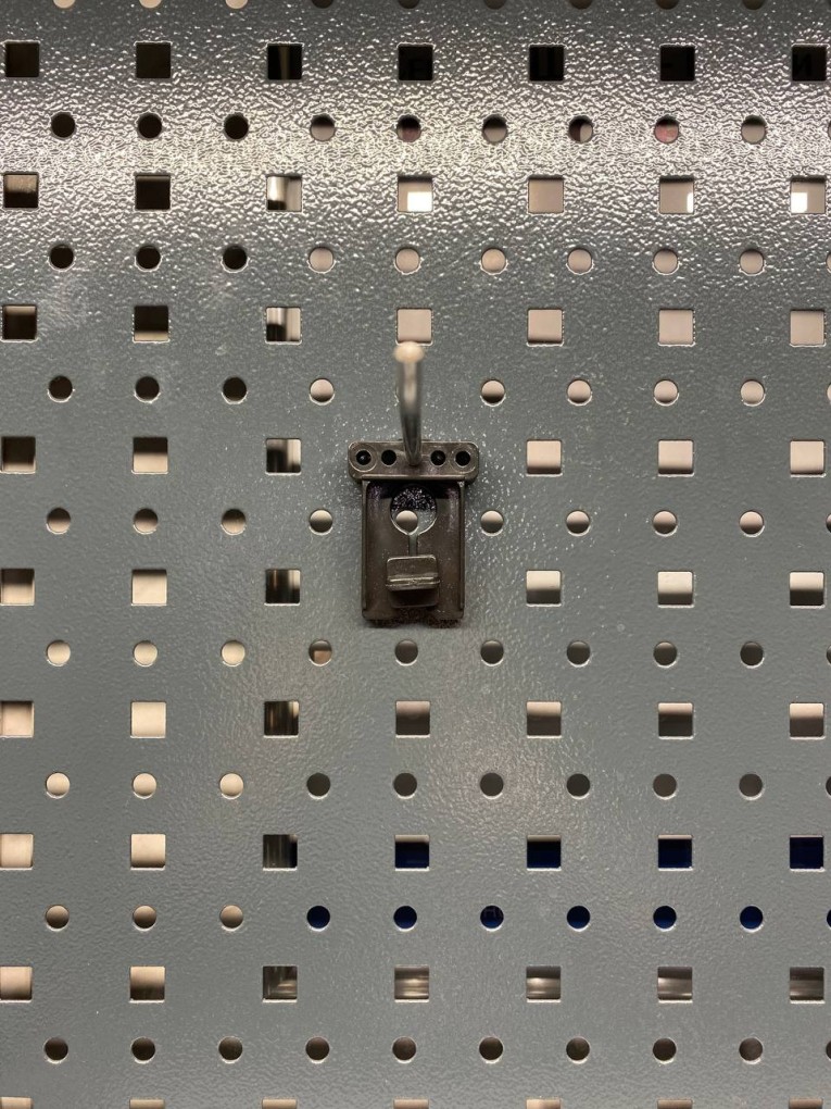 Крючок 100 мм купить в Челябинске Крючок 100 мм купить в Челябинске