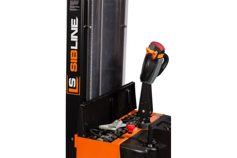 Штабелер электрический самоходный с платформой 1,5 т - 5,6 м Вилы: 1150 , АКБ Свинцово - кислотная, CL1556W SIBLINE купить в Челябинске