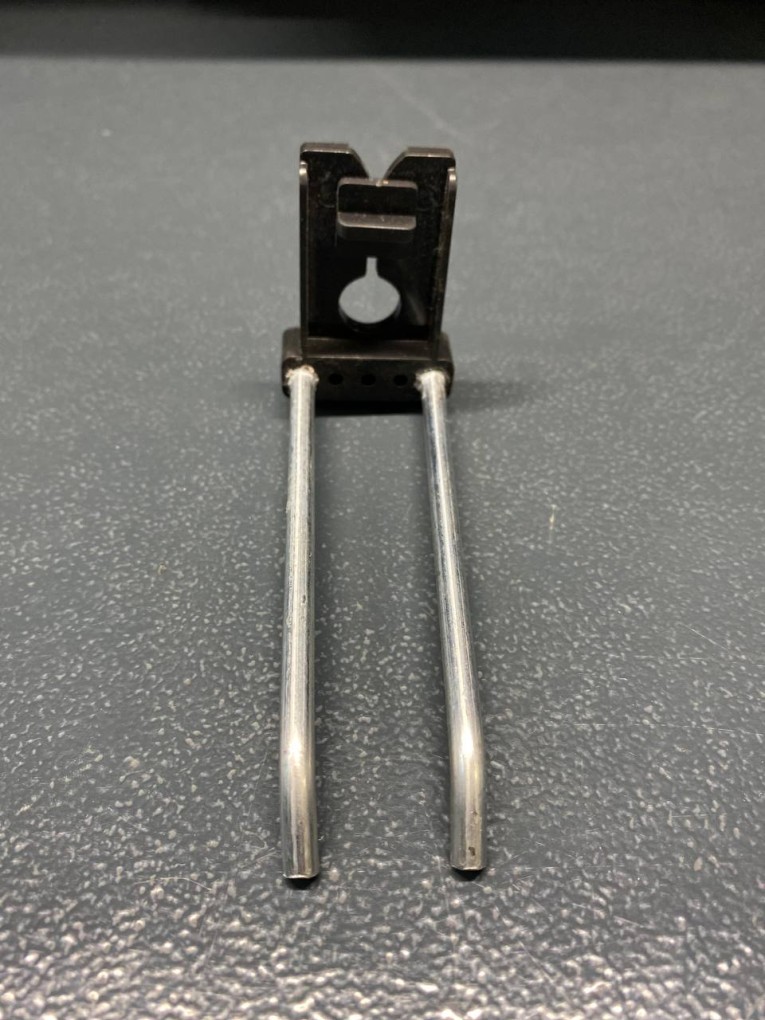 Крючок двойной 100 мм купить в Челябинске Крючок двойной 100 мм купить в Челябинске