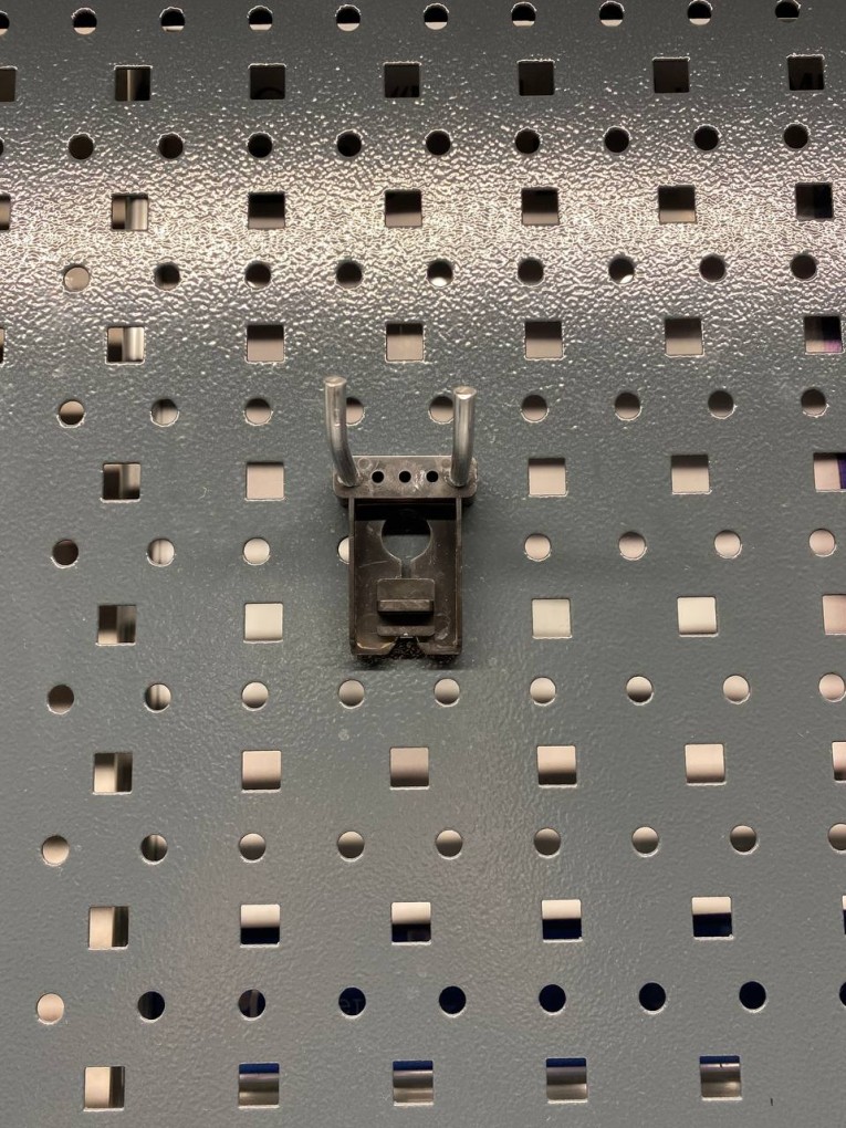 Крючок двойной 38 мм купить в Челябинске Крючок двойной 38 мм купить в Челябинске