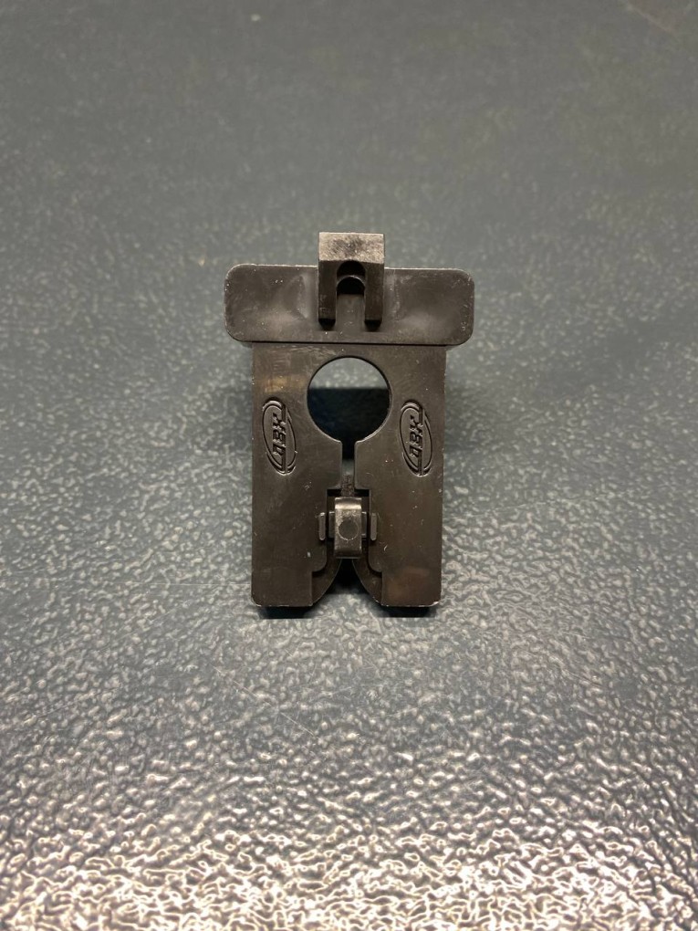 Крючок двойной 38 мм купить в Челябинске Крючок двойной 38 мм купить в Челябинске