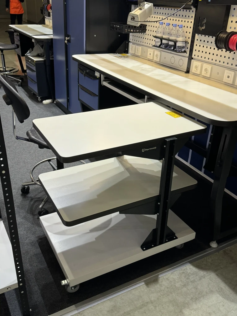 Подкатной антистатический стол SPC A купить в Челябинске Подкатной антистатический стол SPC A купить в Челябинске