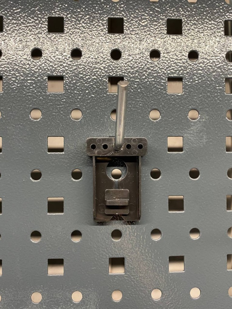 Крючок наклонный 50 мм купить в Челябинске Крючок наклонный 50 мм купить в Челябинске